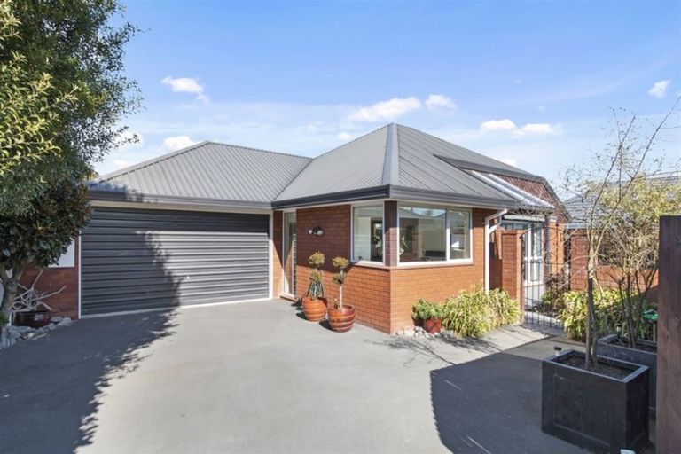 Photo of property in 64 Apsley Drive, Avonhead, Christchurch, 8042