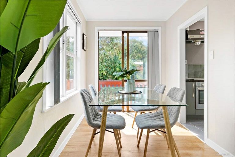Photo of property in 49 Riverpark Crescent, Henderson, Auckland, 0610