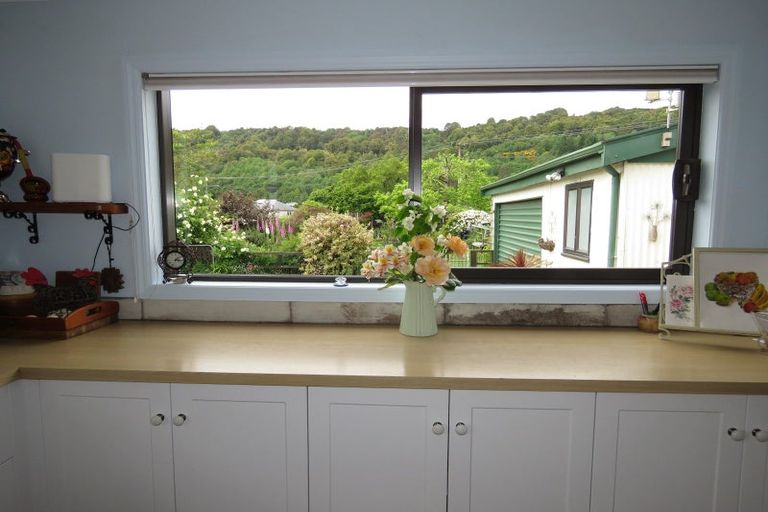 Photo of property in 83 Dick Street, Reefton, 7830