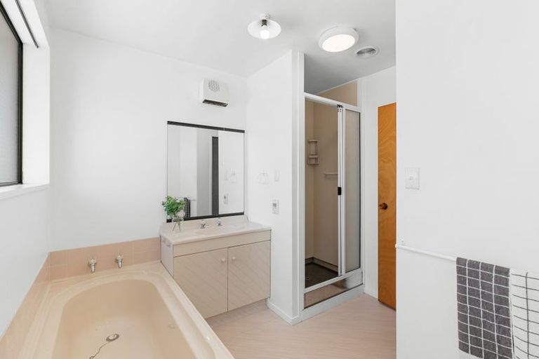 Photo of property in 15 Topaz Place, Bishopdale, Christchurch, 8053
