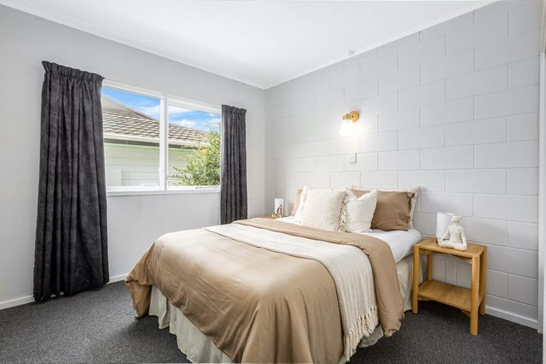 Photo of property in 10a Penryn Drive, Camborne, Porirua, 5026