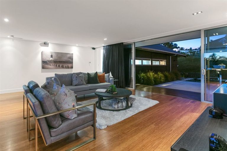 Photo of property in 6 Kerema Way, Schnapper Rock, Auckland, 0632