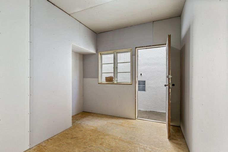 Photo of property in 62 Rolleston Street, Mount Cook, Wellington, 6021