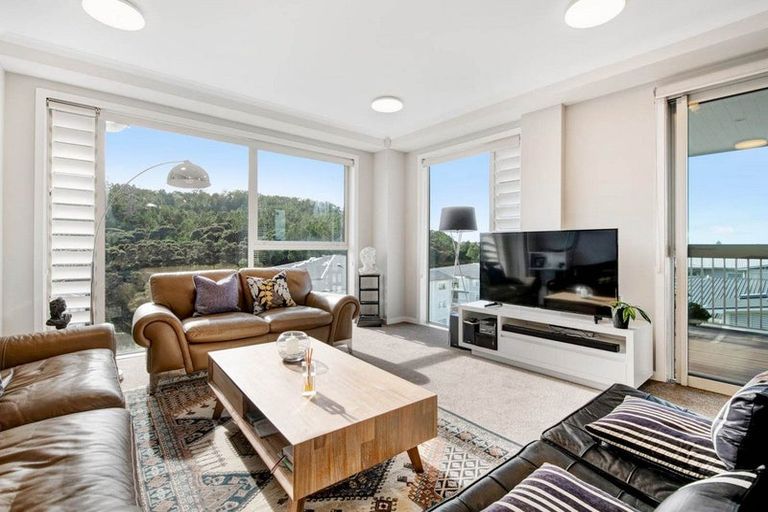 Photo of property in 119 Panorama Heights, Orewa, 0931