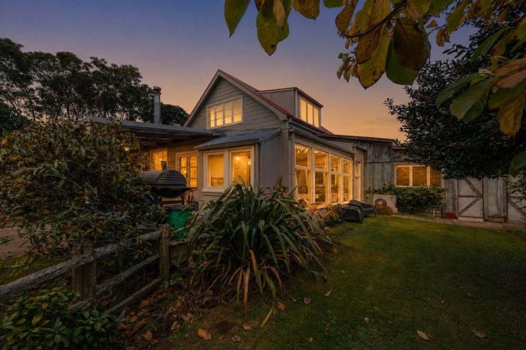 Photo of property in 6 Edwards Street, Kimbolton, Feilding, 4777