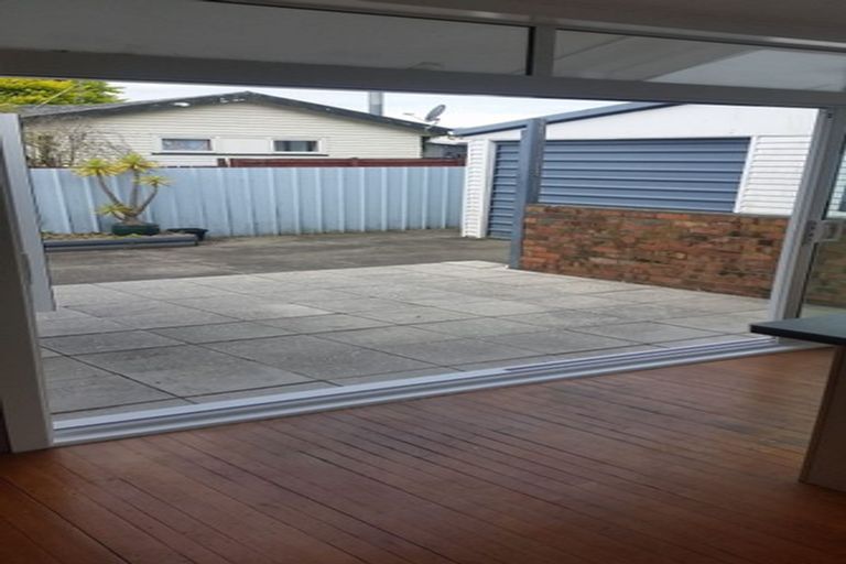 Photo of property in 9 Hill Crescent, Papakura, 2110