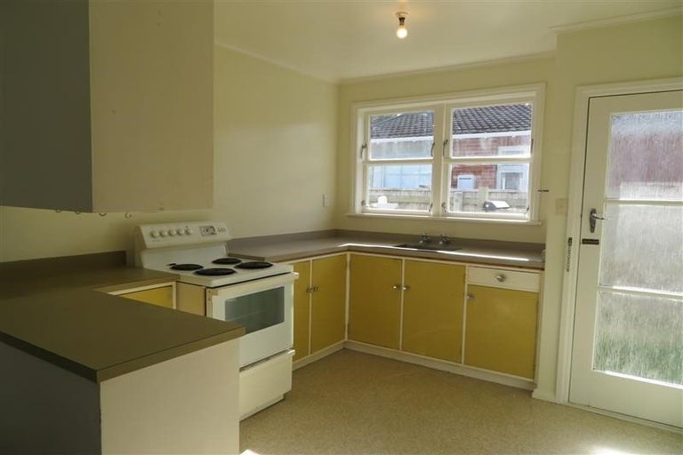 Photo of property in 2/2 Copeland Street, Hutt Central, Lower Hutt, 5011