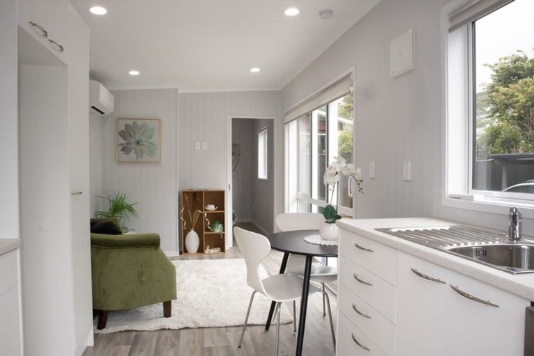 Photo of property in 16a Campbell Street, Karori, Wellington, 6012