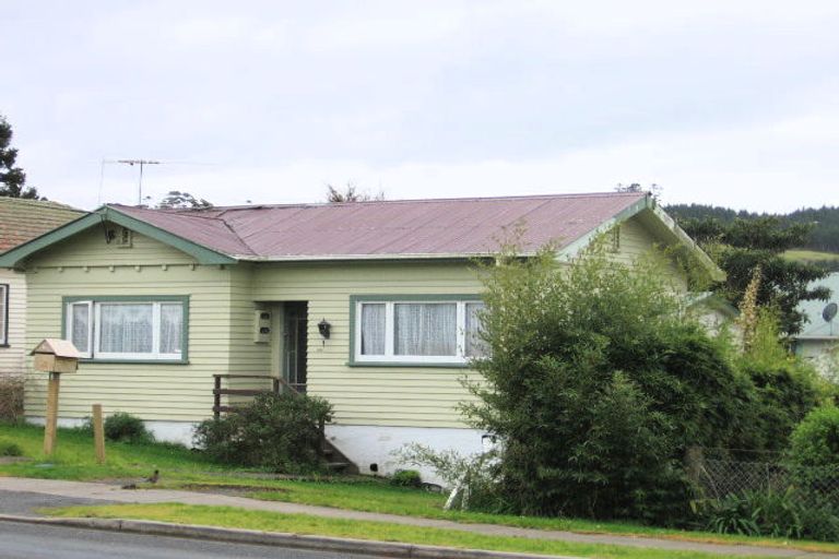 Photo of property in 62 Awaroa Road, Helensville, 0800