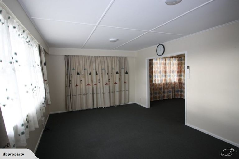 Photo of property in 47 Link Road, Newlands, Wellington, 6037