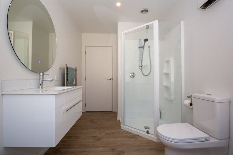 Photo of property in 21 Shelduck Road, Jacks Point, 9371