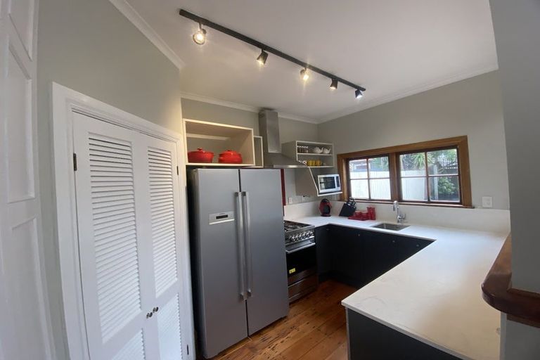 Photo of property in 128 Tinakori Road, Thorndon, Wellington, 6011