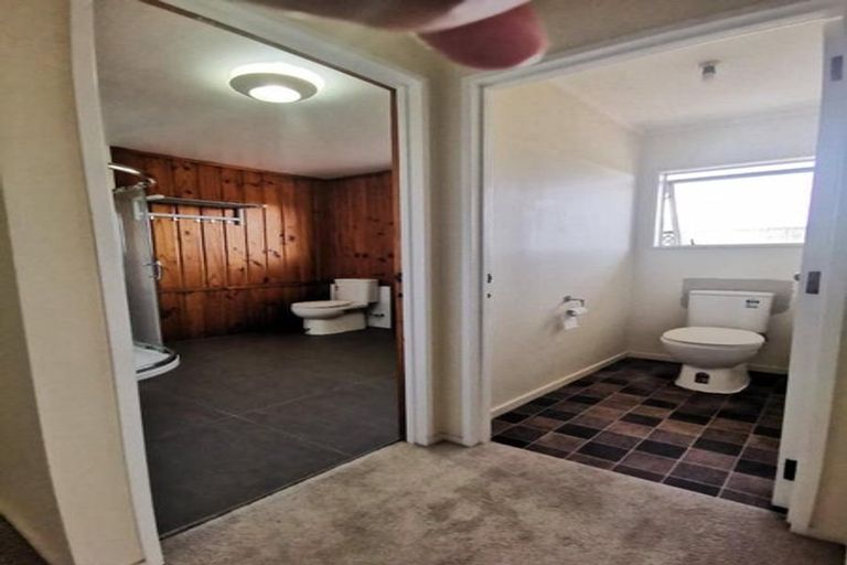 Photo of property in 21 Raelene Place, Massey, Auckland, 0614