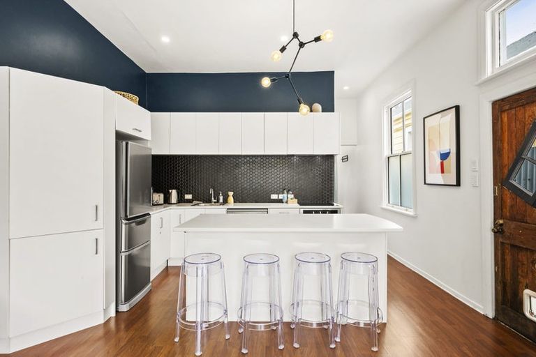 Photo of property in 23 Douglas Street, Mount Cook, Wellington, 6021