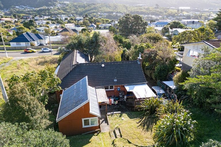 Photo of property in 20 Tremewan Street, Tawa, Wellington, 5028