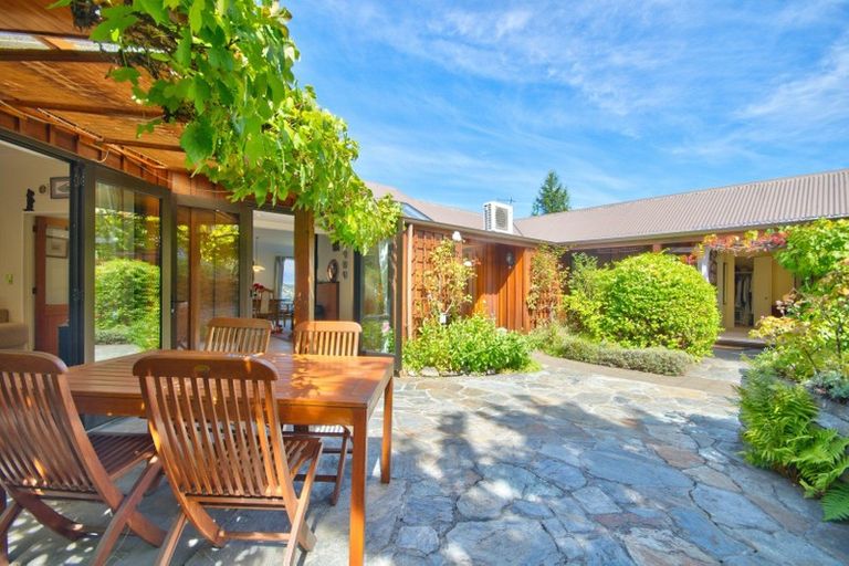 Photo of property in 16 Panners Way, Queenstown, 9300