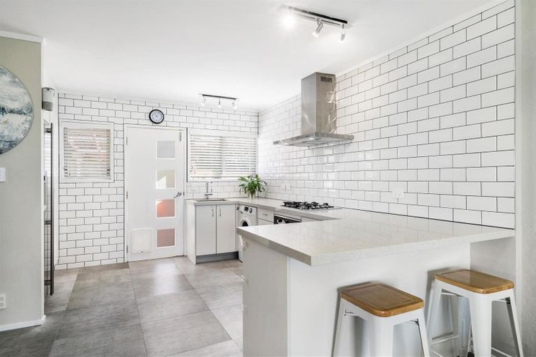 Photo of property in 1/131 Glamorgan Drive, Torbay, Auckland, 0630