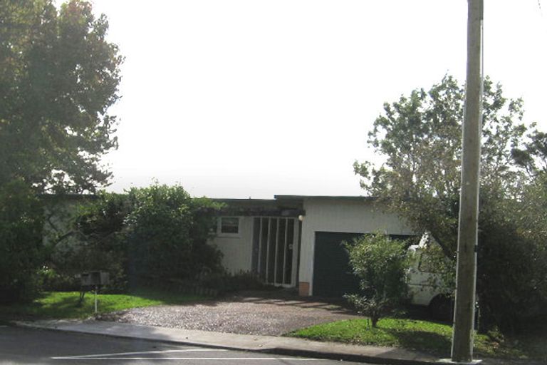 Photo of property in 5 Chapman Road, Te Atatu Peninsula, Auckland, 0610