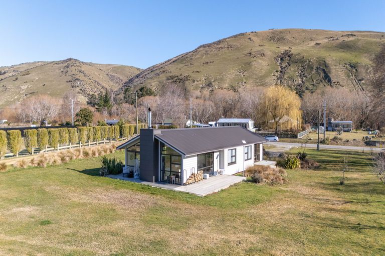 Photo of property in 1629 Teviot Road, Millers Flat, Roxburgh, 9572