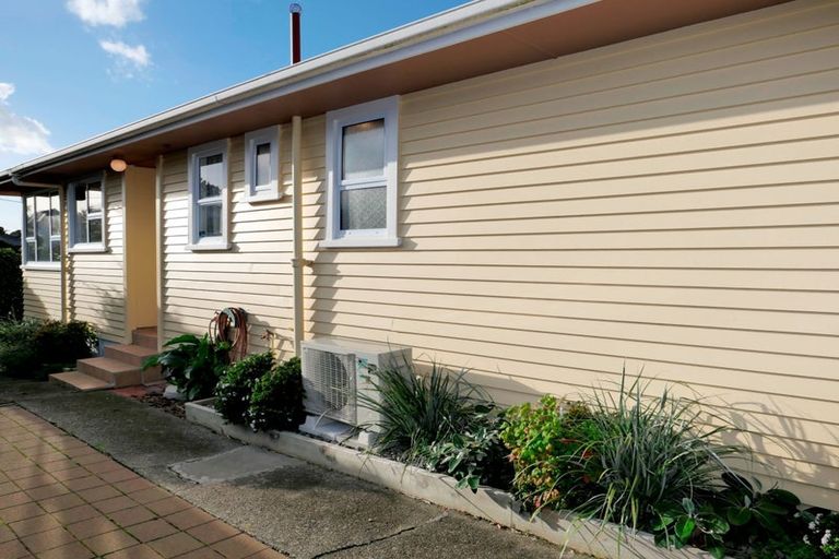 Photo of property in 10 Walton Road, Paraparaumu Beach, Paraparaumu, 5032