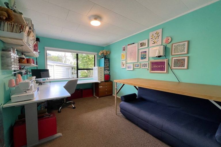 Photo of property in 8 Luxor Place, Massey, Auckland, 0614