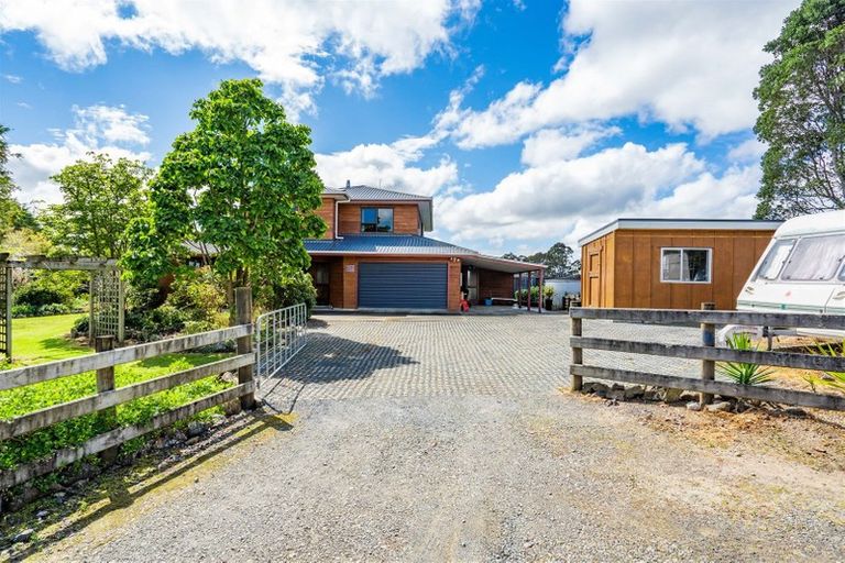 Photo of property in 211 Gray Road, Te Kamo, Kamo, 0185