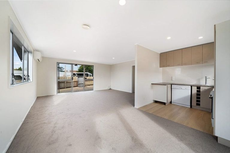 Photo of property in 24a/1 Waimumu Road, Massey, Auckland, 0614