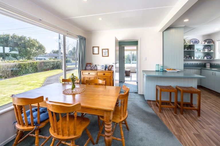 Photo of property in 73 Kempton Street, Greytown, 5712