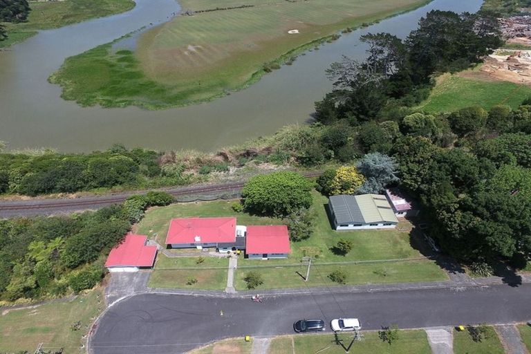Photo of property in 31 Kowhai Street, Helensville, 0800