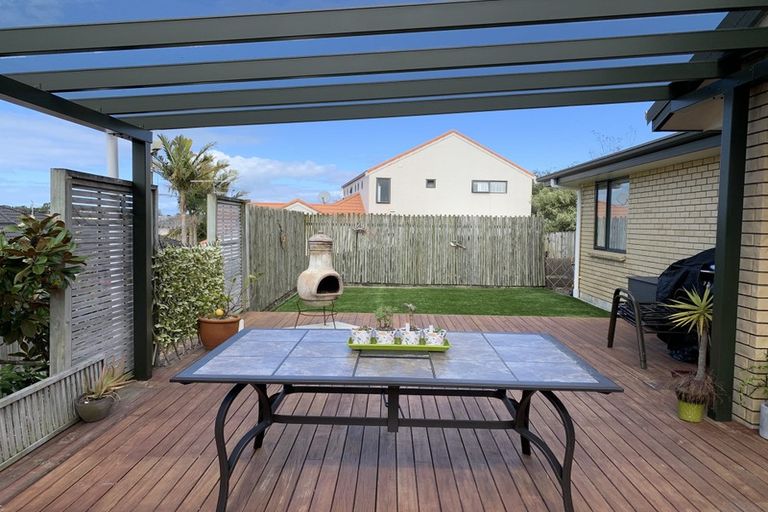 Photo of property in 9 Meharg Place, Fairview Heights, Auckland, 0632