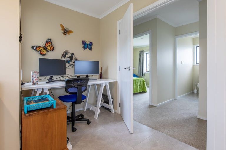 Photo of property in 11 Rathbone Street, Waipawa, 4210