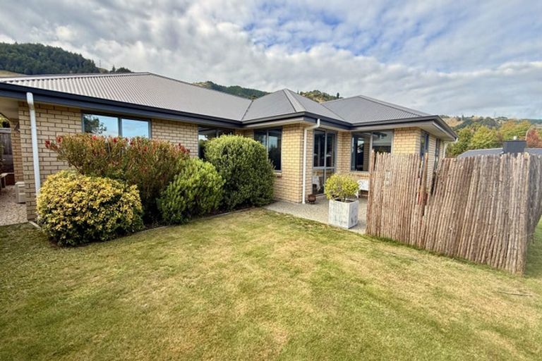 Photo of property in 25 Pine Crest Drive, Richmond, 7020