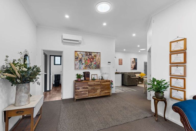 Photo of property in 373 Broadway, Stratford, 4332