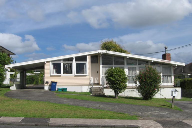 Photo of property in 83 Royal View Road, Te Atatu South, Auckland, 0610