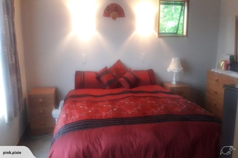 Photo of property in 86 Waimumu Road, Massey, Auckland, 0614