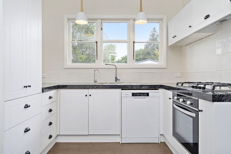 Photo of property in 77 Jellicoe Drive, Hamilton East, Hamilton, 3216