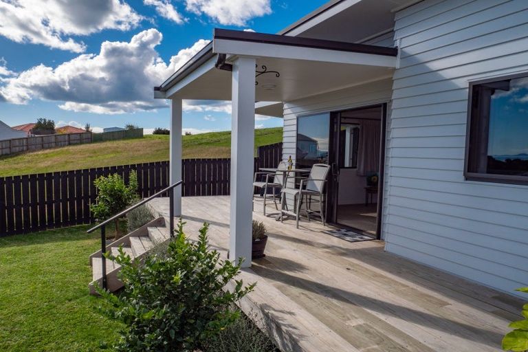 Photo of property in 4 Freyja Crescent, Coopers Beach, 0420