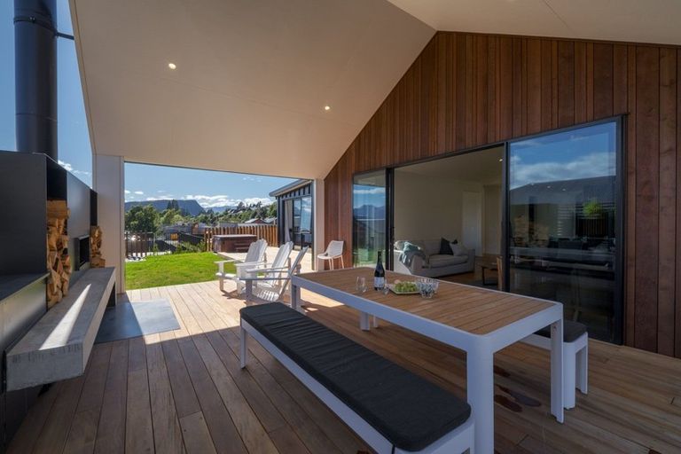 Photo of property in 3 Little Alpha Loop, Wanaka, 9305