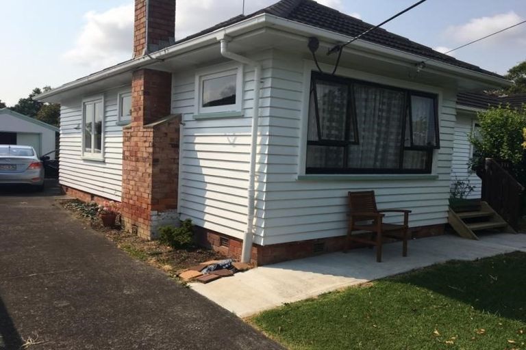 Photo of property in 52 Matipo Road, Te Atatu Peninsula, Auckland, 0610