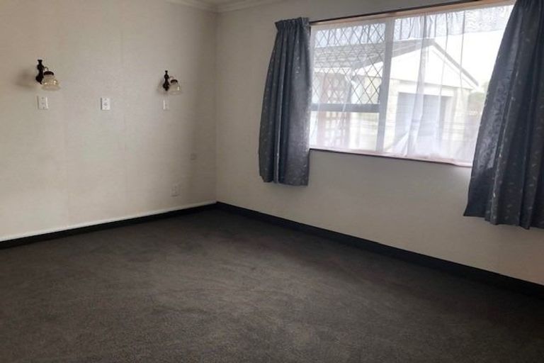 Photo of property in 33 Lupin Road, Otaki, 5512