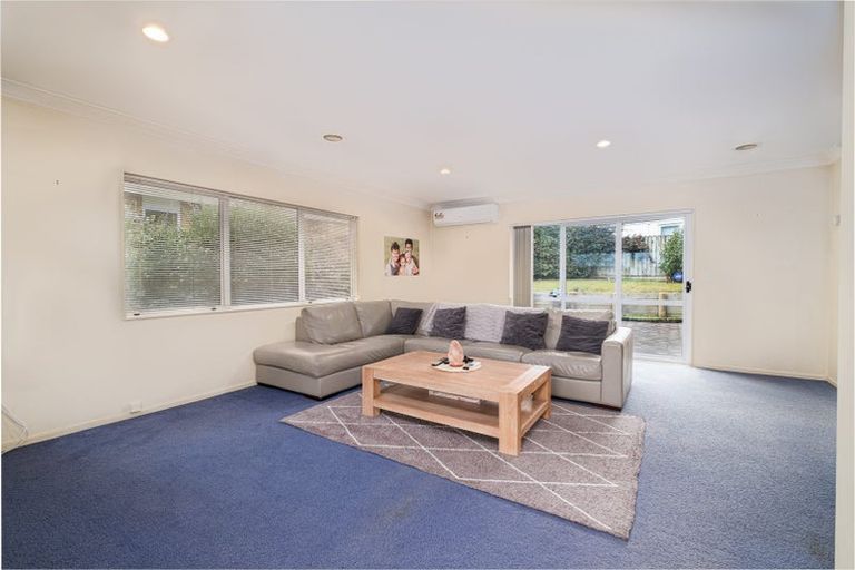 Photo of property in 15 Lenore Road, Favona, Auckland, 2024