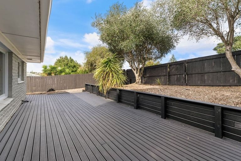 Photo of property in 1/1 Broadview Place, Howick, Auckland, 2014