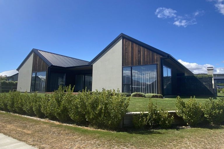 Photo of property in 31 Mount Nicholas Avenue, Wanaka, 9305
