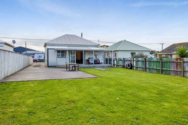 Photo of property in 6 Tawhiti Road, Hawera, 4610