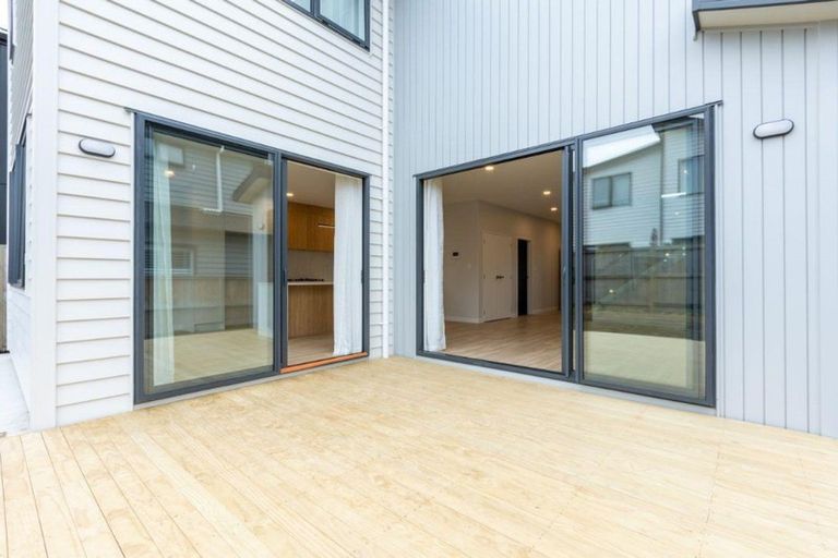 Photo of property in 29 Toanui Road, Hobsonville, Auckland, 0616