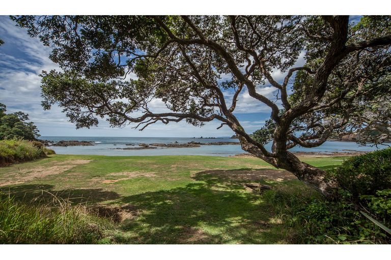 Photo of property in 354 Rockell Road, Whananaki, Hikurangi, 0181