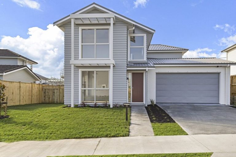 Photo of property in 13 Tyler Davies Drive, Red Beach, 0932