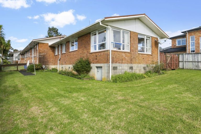 Photo of property in 3/97 Golf Road, New Lynn, Auckland, 0600