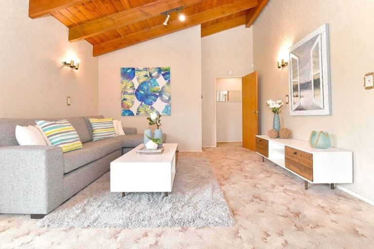 Photo of property in 73 Kauri Road, Stanmore Bay, Whangaparaoa, 0932