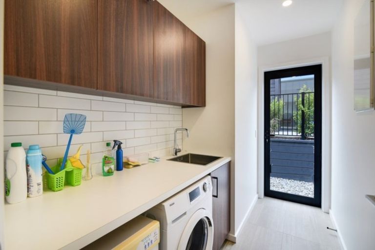 Photo of property in 13 Kotuku Lane, Jacks Point, Queenstown, 9371